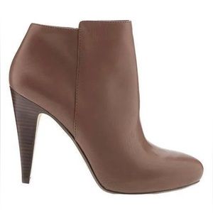 Banana Republic Tilia Ankle Boots In Wolf * Size 7.5 * Brand New (Without Tags)